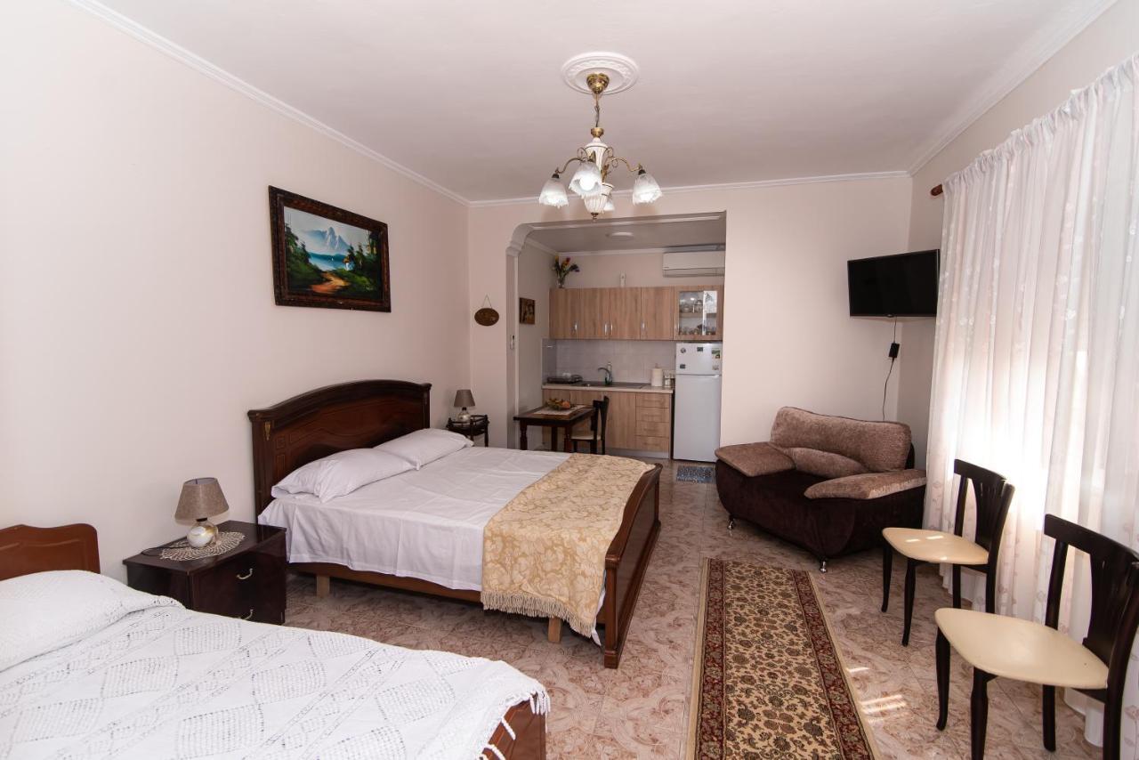 Erla'S Apartment Тирана Екстер'єр фото