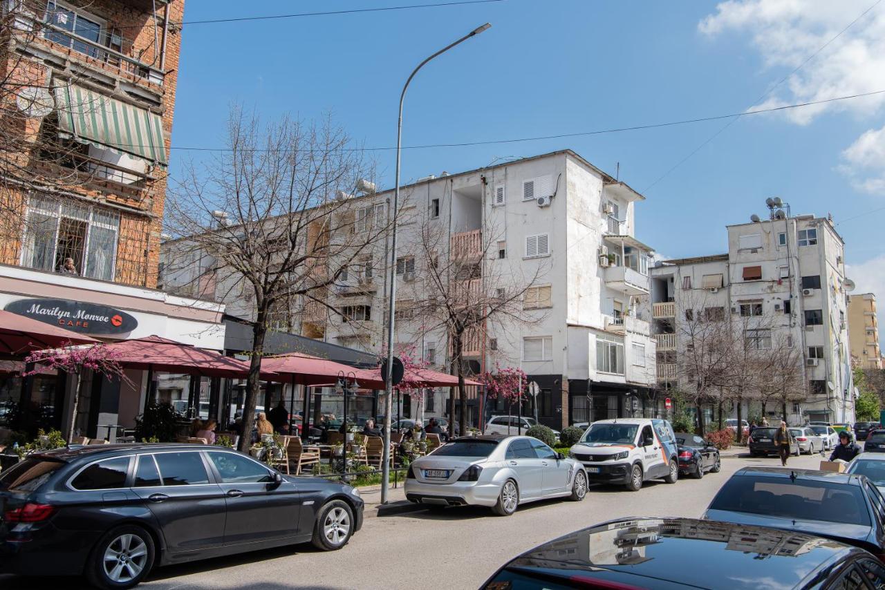 Erla'S Apartment Тирана Екстер'єр фото